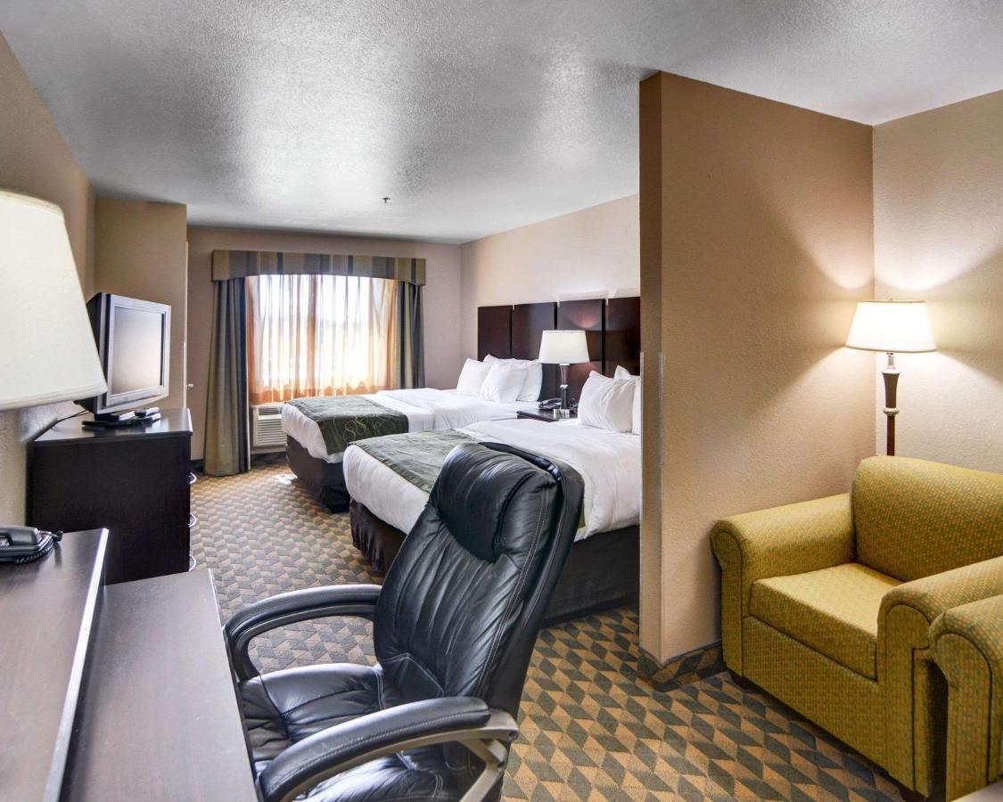 Comfort Suites Room - 2020